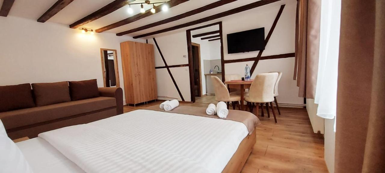 Lindenhaus Hotel Sibiu Buitenkant foto