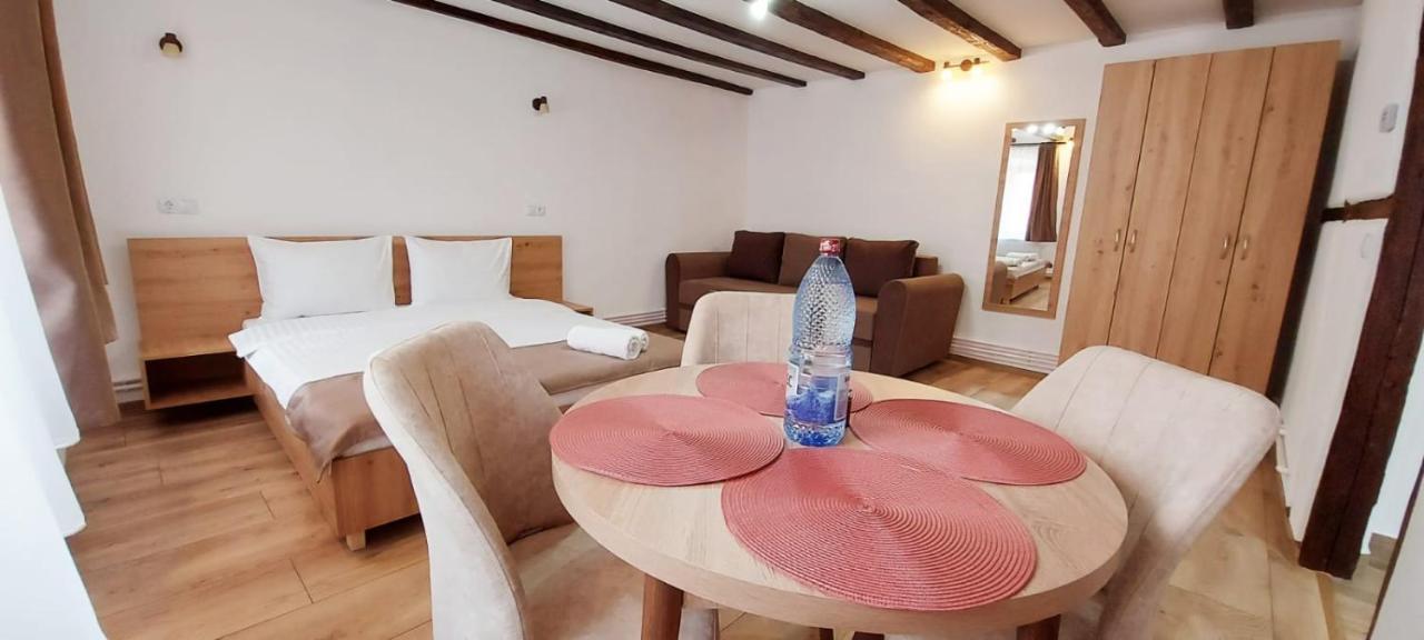 Lindenhaus Hotel Sibiu Buitenkant foto