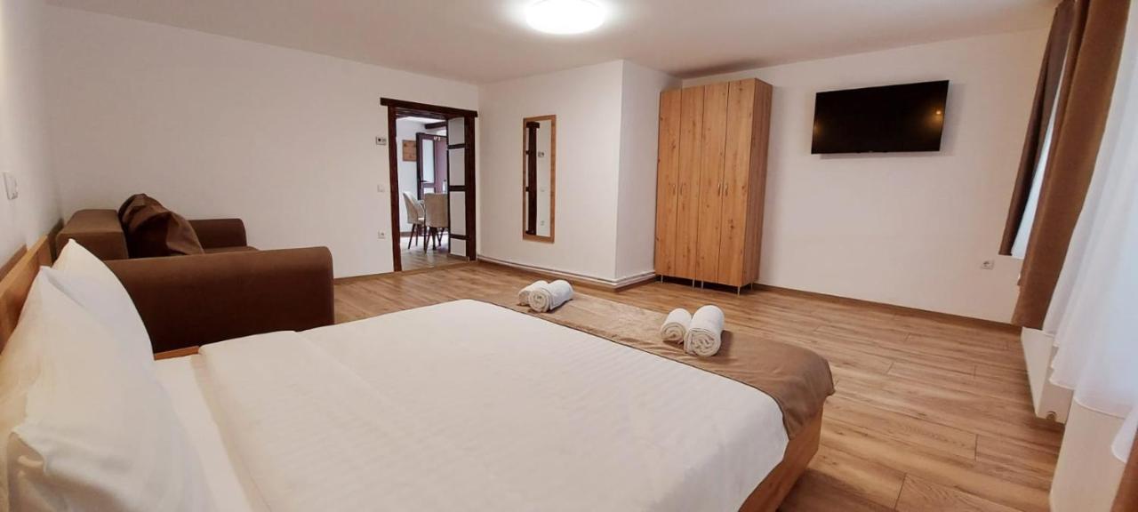Lindenhaus Hotel Sibiu Buitenkant foto