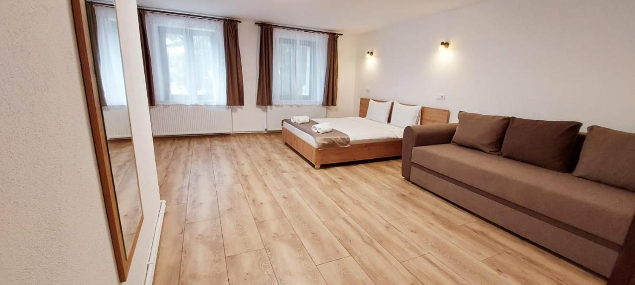 Lindenhaus Hotel Sibiu Buitenkant foto