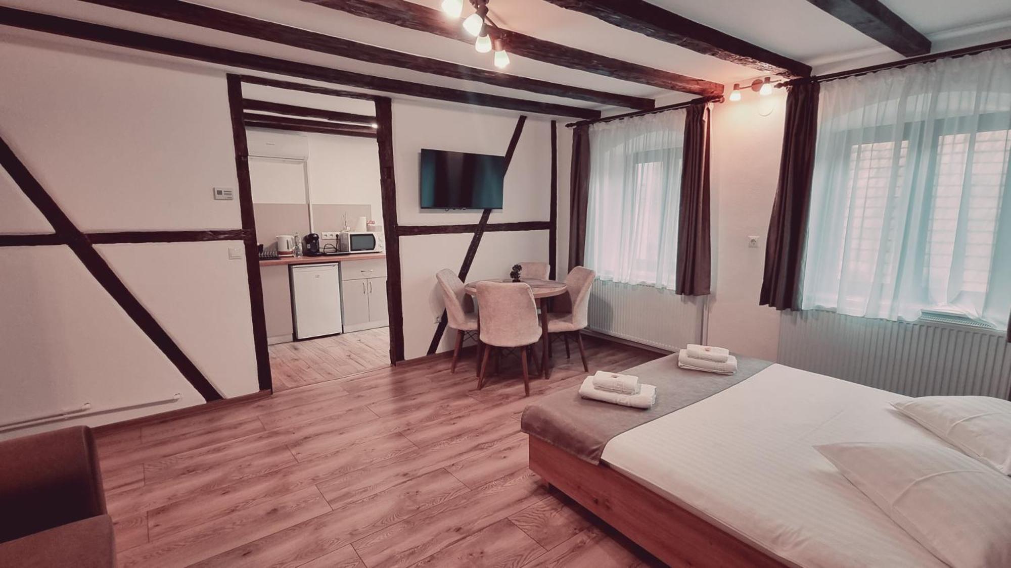 Lindenhaus Hotel Sibiu Buitenkant foto