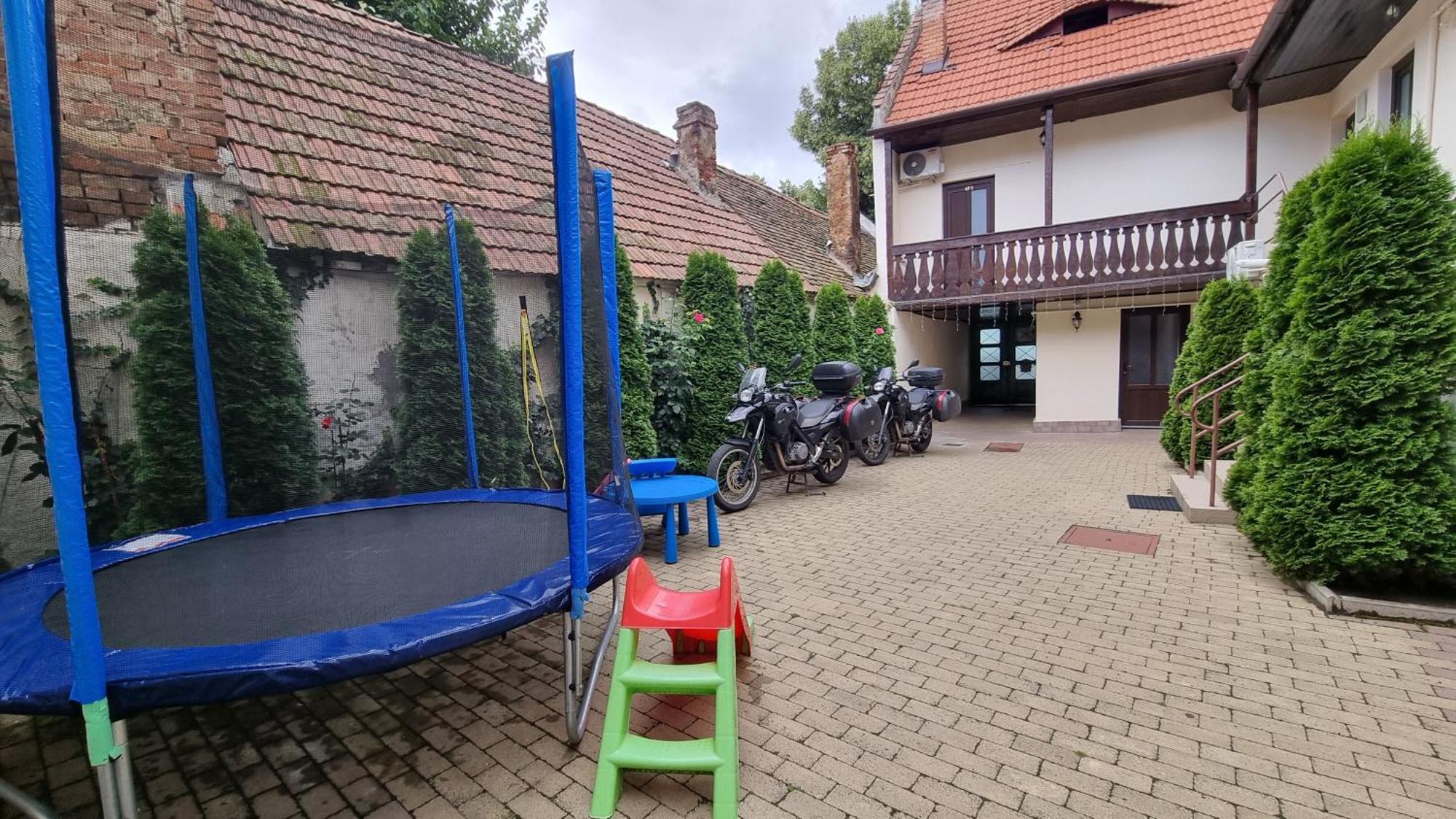 Lindenhaus Hotel Sibiu Buitenkant foto